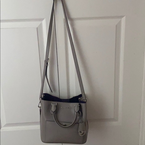 Michael Kors grey purse NWOT - Picture 4 of 5